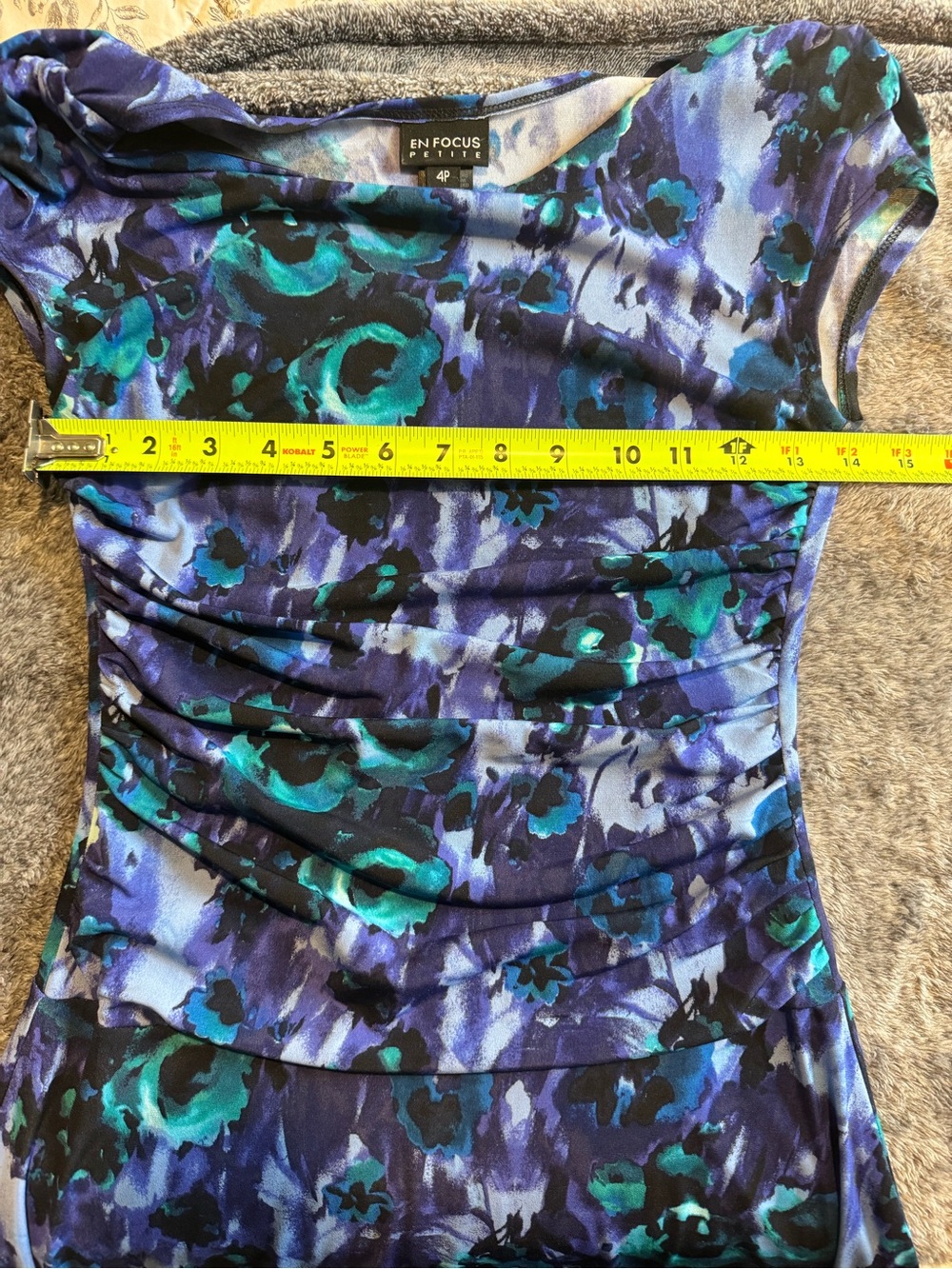 En Focus dress - Picture 5 of 7